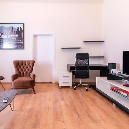 Jevrejska - Central Apartment With Free Parking Novi Sad Exterior foto